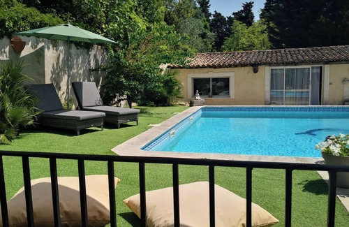 Le Thor House | Gîte in Provence swimming pool Mas de charme