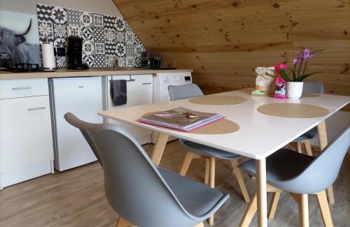 Besse-et-Saint-Anastaise House | Gîte l'estive du Clozel