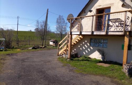 Besse-et-Saint-Anastaise House | Gîte l'estive du Clozel
