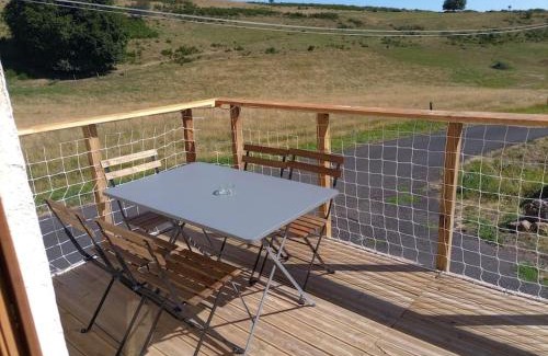 Besse-et-Saint-Anastaise House | Gîte l'estive du Clozel