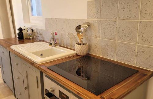 Mazan Apartment | Gîte La Genestière au milieu des vignes, piscine partagée