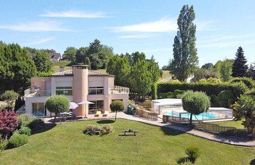 Simeyrols Apartment | Gîte La Rotonde in nature, close to Sarlat, Dordogne, for 2-6 pers.