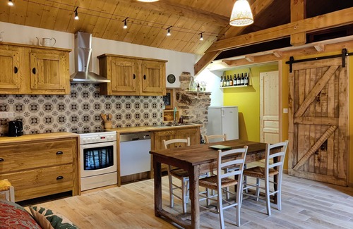 Barre-des-Cevennes House | Gîte Le Circaète, en Plein Cœur de la Forêt à Barre des Cévennes