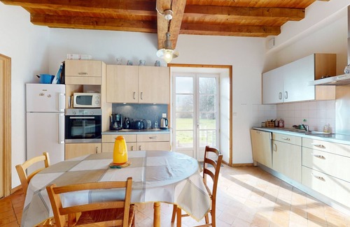 Saint-Julien-des-Landes Ski Chalet | Gîte Les Fragonnettes