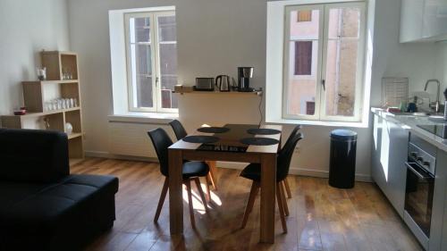 Carcassonne Apartment | Gîte les 3 tours 1e étage