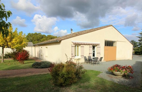 Lussac House | Gîte Lussac, 3 pièces, 4 personnes - FR-1-440-176