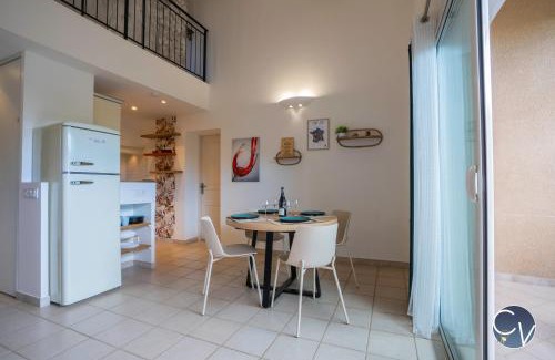 Aigueze House | Gîte moderne, calme & piscine