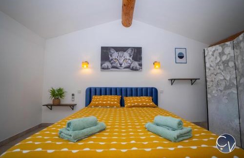 Aigueze House | Gîte moderne, calme & piscine