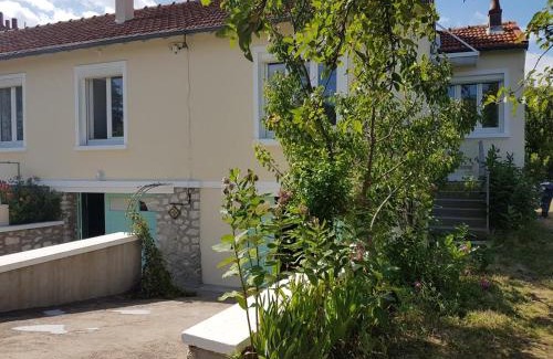 Muides-sur-Loire House | Gîte rénové avec jardin clos, proche des Châteaux de la Loire et de l'itinéraire « La Loire à Vélo » - FR-1-491-410