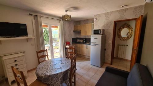Le Val House | GÎTE Romantic Room