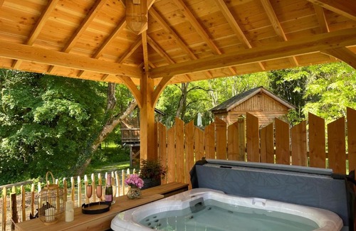 Lamonzie-Saint-Martin Apartment | Gîte romantique avec jacuzzi privatif