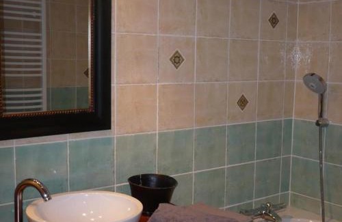 Palogneux House | Gîte rustique 4 pers. avec jardin en pleine nature - FR-1-496-92