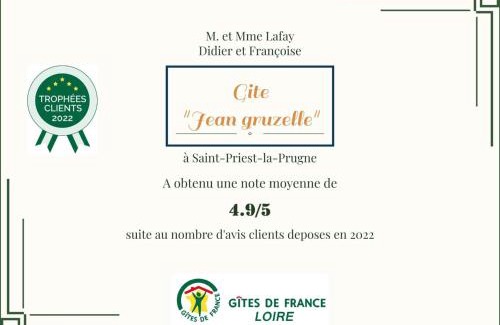 Saint-Priest-la-Prugne House | Gîte spacieux avec cheminée et animaux acceptés - FR-1-496-132