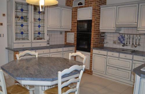 Esse House | Gîte spacieux avec piscine, animaux acceptés, jardin - FR-1-653-67