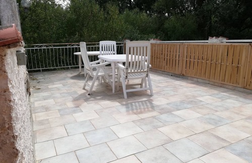 Goudargues House | Gîte Toupian , in nature, 9 pers, large private garden, entre Provence et Ardèche