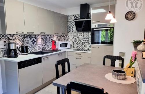 Preux-au-Bois House | Gîte tout inclus avec jardin clos, terrasse privative, proche forêt et randonnées, 1 chambre, 1 canapé-lit - FR-1-510-168
