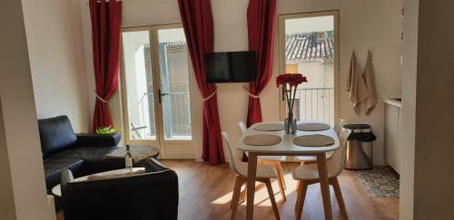 Carcassonne Apartment | Gîtes Les 3 Tours 2