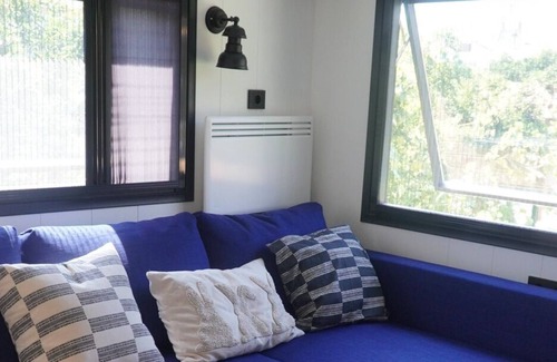 Hayitbuku House | G A I A Tiny Houses - 100 meters to the beach.