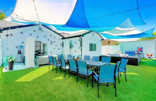 North Hollywood Apartment | G- Luxe NoHo Family Home near Universal 15m and Hollywood 10m