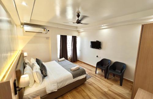 New Manali Hotel | G-Resort Sea View - Marine Drive, Puri Air-Conditioned Rooms with Balconies, Pool, Restaurant, & Free Wi-Fi - Luxury Hotel Inn Puri