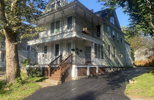 Downtown Syracuse House | (G1) 3 bdrm near Syracuse University and Destiny Mall!