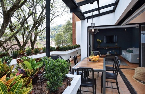 Cali Apartment | G301 | Granada Penthouse w/Private Jacuzzi