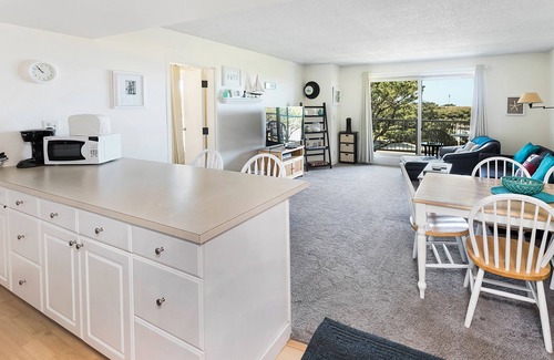 Gearhart Condo | G600 is a 2bdrm condo located on the first floor with limited ocean views. No cleaning fees
