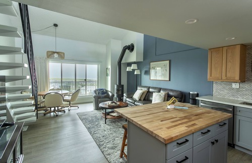 Gearhart Condo | G697 1 Bedroom Loft 4th Floor Top Floor No cleaning fees