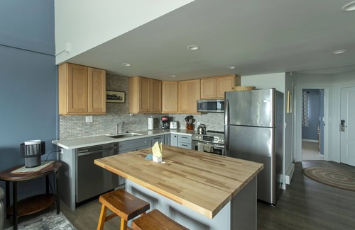Gearhart Condo | G697 1 Bedroom Loft 4th Floor Top Floor No cleaning fees