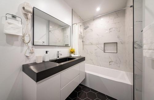 Van Nuys Villa | Gated Private Home next to Universal Studios