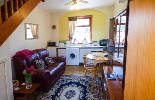 Holmrook House | Gable View