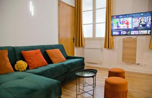 Odeon Apartment | Gabrielle - Authentic Loft Saint-Germain Luxembourg Courtyard