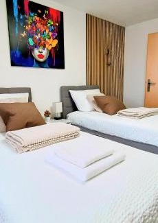 Straubing Apartment | GADD Ferienwohnung # 002 Glück an der Donau # Best Elegant Suite 24#7 Check in
