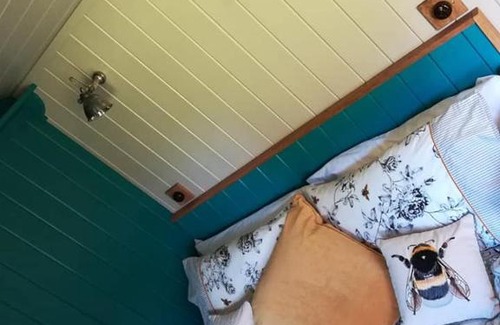Buckland Newton House | Gaggle of Geese Pub - Shepherd Huts & Bell Tents