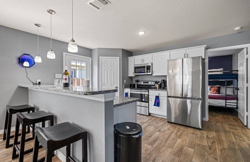 Eastside Promise Neighborhood House | Galactic Getaway : Riverwalk 7mins - BBQ & Stargazing