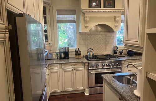 Auburn - Opelika House | Galavant on Gatewood | 3 Bed, 3 Bath