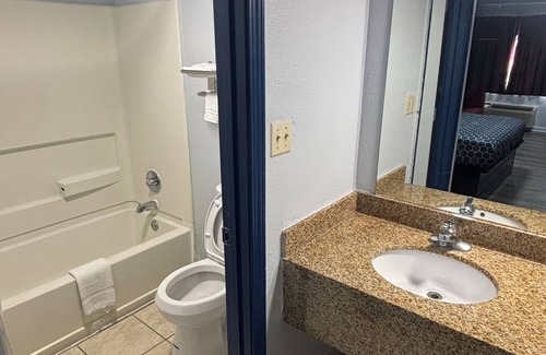 Little Rock Hotel | Galaxy Inn & Suites