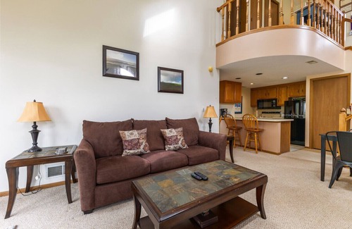 The Galena Territory House | Galena Territory Retreat | 2BR/2BA Townhome w/Fireplace & Scenic Views