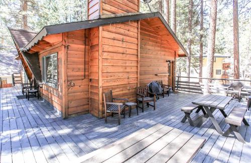 Summit Estates House | Gallagher's West - Pine surrounded deck and barbecue! Bumper Pool and Wet bar! Darts!