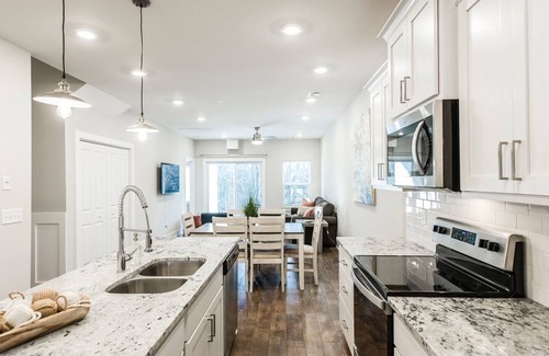 Gallatin House | Gallatin Lakeside Townhome Near Many Restaurants