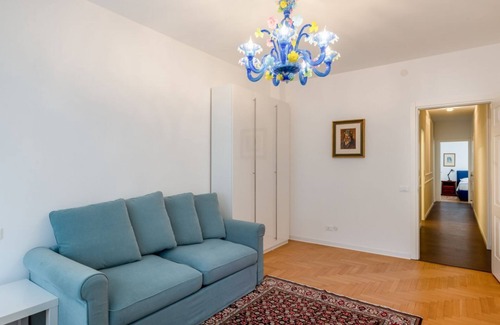 Historic Centre Apartment | Galleria Eremitani Exclusive Elegant Apartment