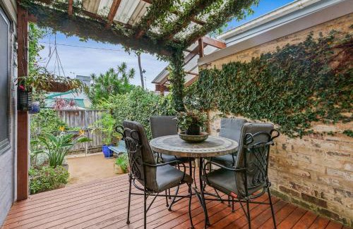 Newtown House | 'Gallery Getaway' Newtown - Alexandria Creative Hub