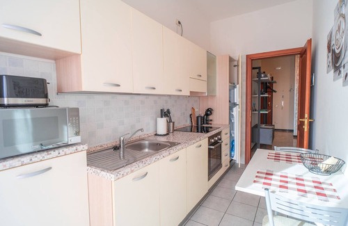 Albenga Apartment | Gallinara accommodation a stone's throw from the sea in Liguria, Albenga
