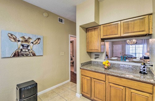 Galveston Condo | Galveston East End Condo w/Pool < 1 Mi to Beach!