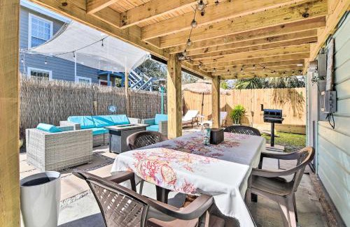 Galveston House | Galveston Retreat with Backyard and Patio!