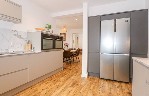 Criccieth Cottage | GALWAD Y MOR, pet friendly, country holiday cottage in Criccieth