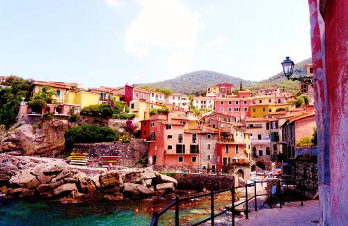 Tellaro House | Gambero Nero