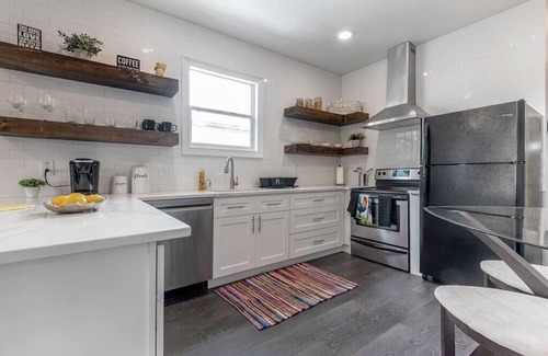 Historic Ybor Apartment | Gambino Getaway - 1/1 Apt in Historic Ybor City