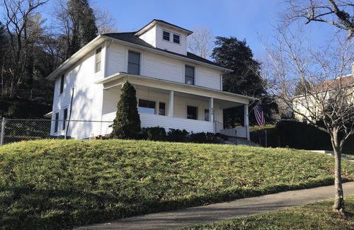Fourmile House | Gambrel House