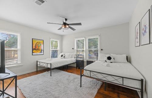 Central Arlington House | Game Day Getaway